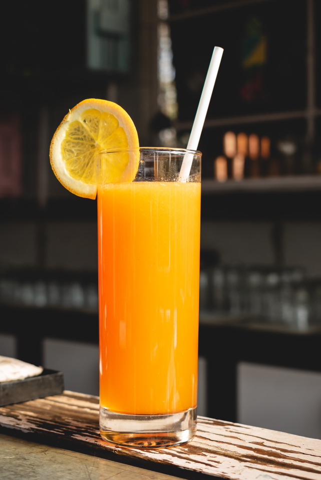 Свеж сок од портокал за дополнителен витамин Д