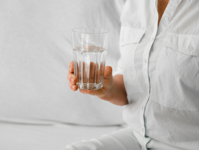Што ќе се случи со вашето тело ако пиете солена вода секое утро на празен стомак?